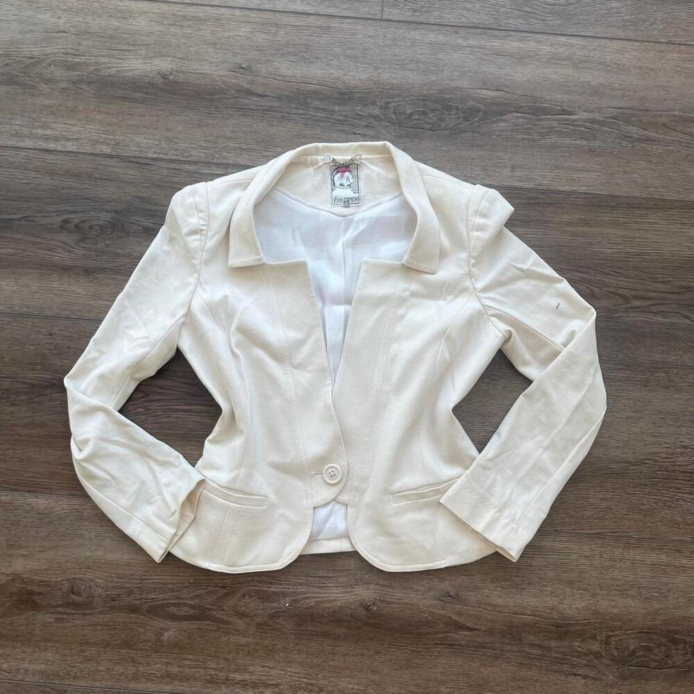 Yoana Baraschi Cream blazer with button closure and adorable tags size M